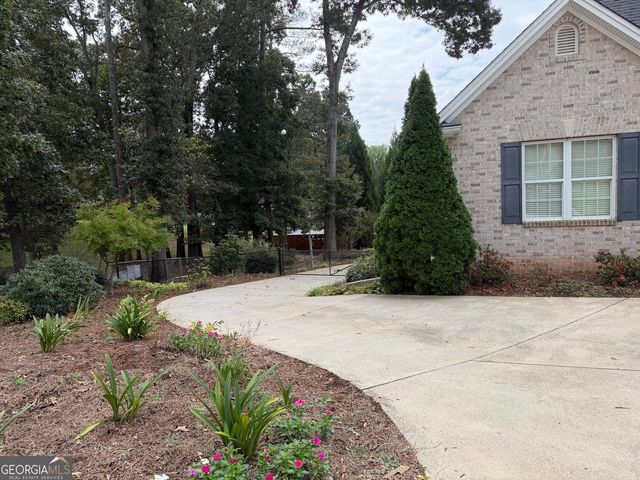 3815 Hilldale Road, Oakwood, GA 30566