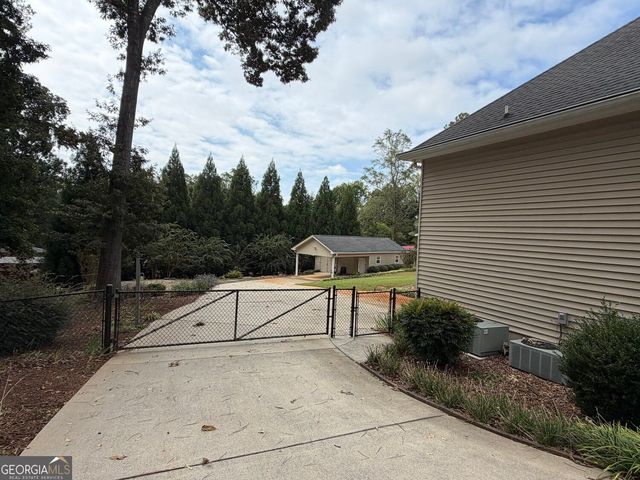 3815 Hilldale Road, Oakwood, GA 30566