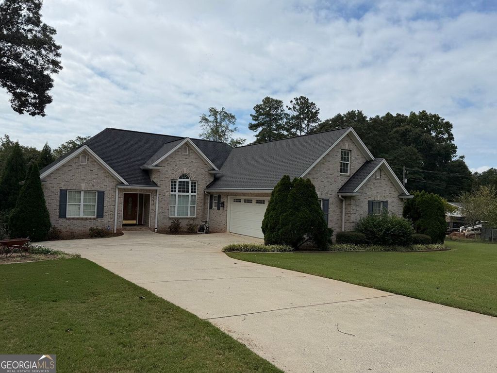 3815 Hilldale Road, Oakwood, GA 30566