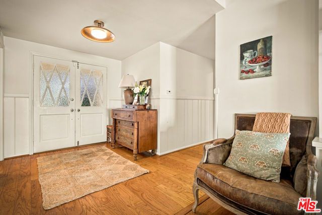 23431 Clarendon Street, Woodland Hills (los Angeles), CA 91367