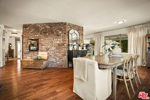 23431 Clarendon Street, Woodland Hills (los Angeles), CA 91367