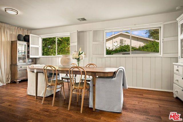 23431 Clarendon Street, Woodland Hills (los Angeles), CA 91367