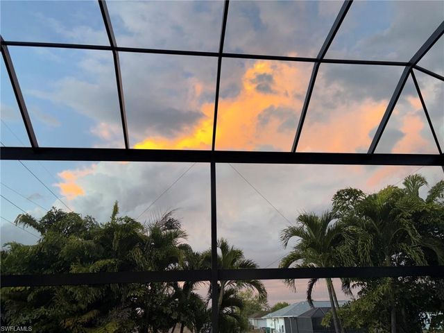 1927 SW 31st TER, Cape Coral, FL 33914