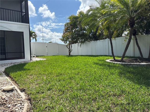 1927 SW 31st TER, Cape Coral, FL 33914