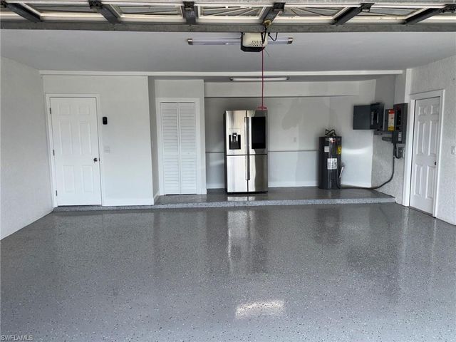 1927 SW 31st TER, Cape Coral, FL 33914