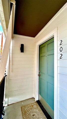112 W 38TH ST 202, Austin, TX 78705