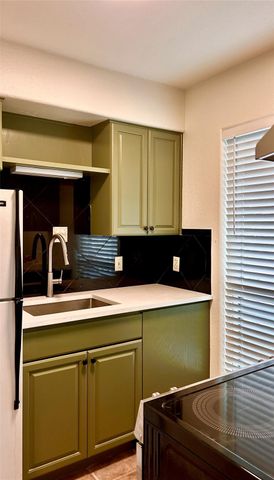 112 W 38TH ST 202, Austin, TX 78705