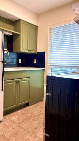 112 W 38TH ST 202, Austin, TX 78705
