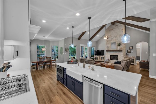 372 Grand View, Huntsville, TX 77340