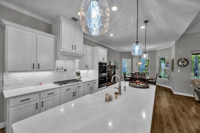 372 Grand View, Huntsville, TX 77340