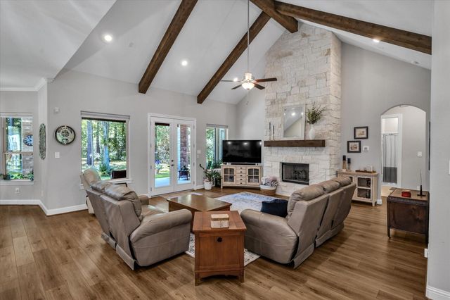 372 Grand View, Huntsville, TX 77340