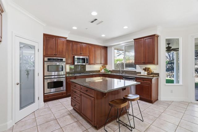 2226 TORC MOUNTAIN Ln, Lincoln, CA 95648