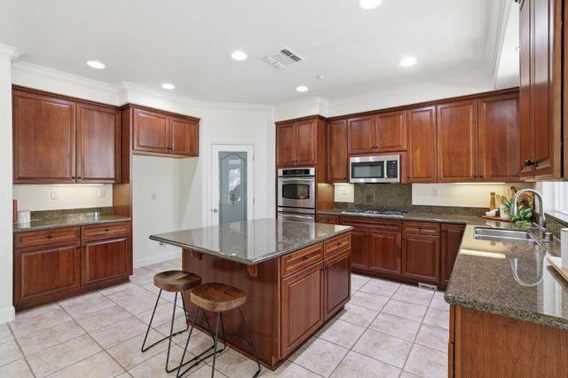 2226 TORC MOUNTAIN Ln, Lincoln, CA 95648