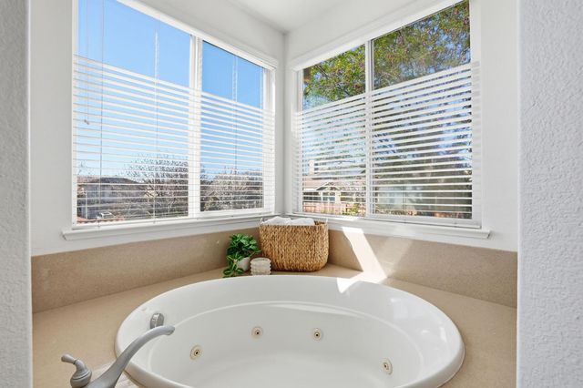 2226 TORC MOUNTAIN Ln, Lincoln, CA 95648