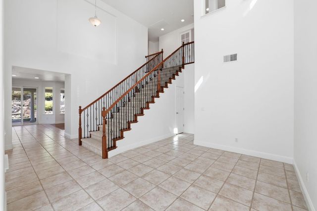 2226 TORC MOUNTAIN Ln, Lincoln, CA 95648