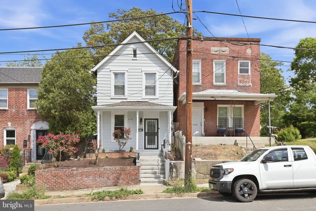 2210 BRYAN PL SE, Washington, DC 20020
