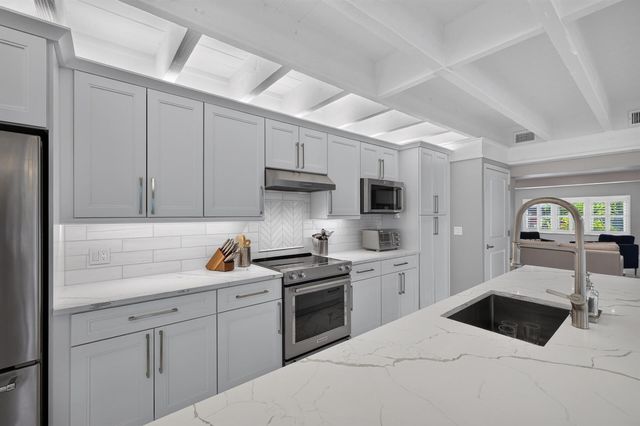 2627 NE 10th Avenue, Wilton Manors, FL 33334