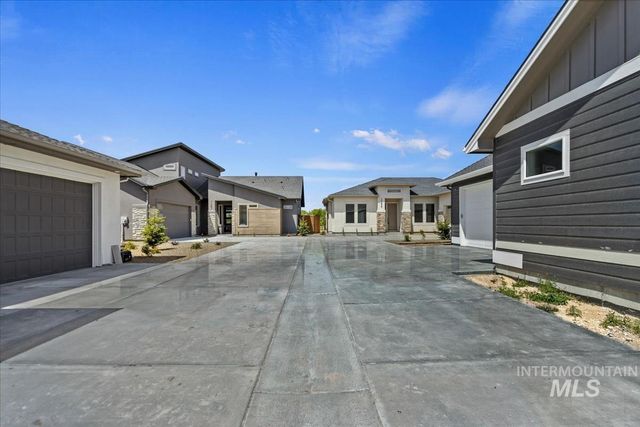 11179 S Corballis Ln, Kuna, ID 83634