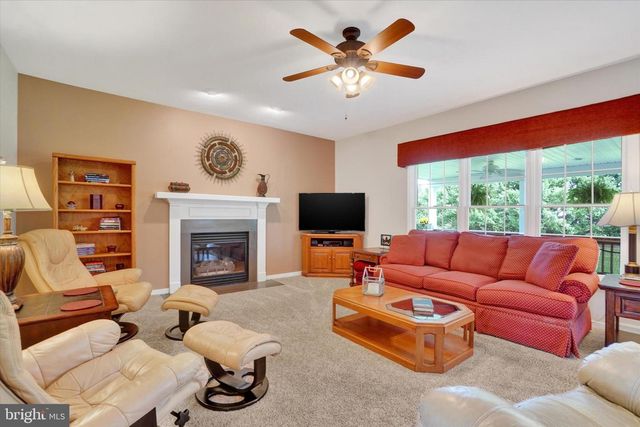 2653 FERNCREEK LN, York, PA 17404