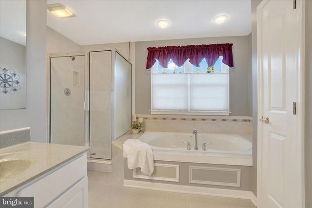 2653 FERNCREEK LN, York, PA 17404