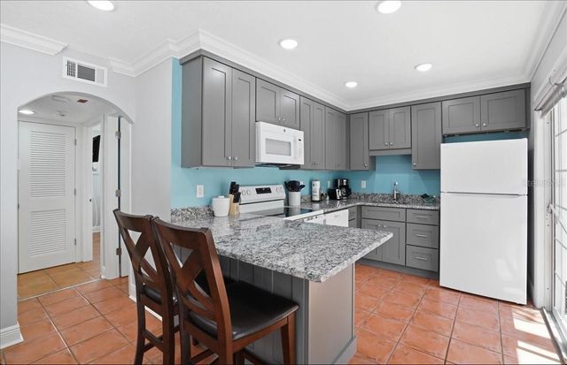 1325 GULF DRIVE N 125, Bradenton Beach, FL 34217