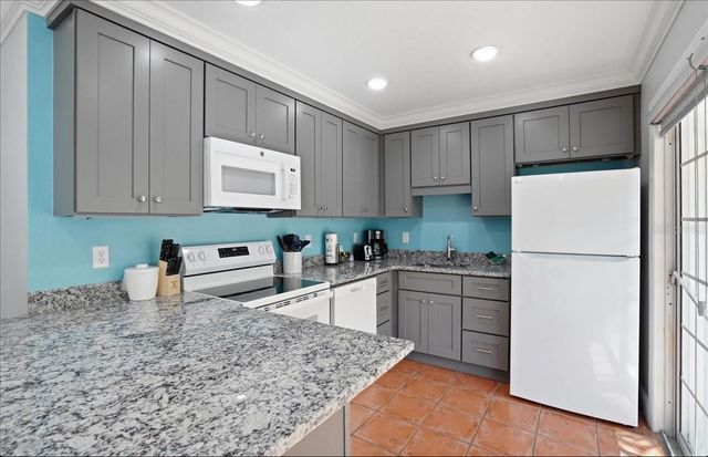 1325 GULF DRIVE N 125, Bradenton Beach, FL 34217