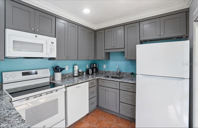 1325 GULF DRIVE N 125, Bradenton Beach, FL 34217