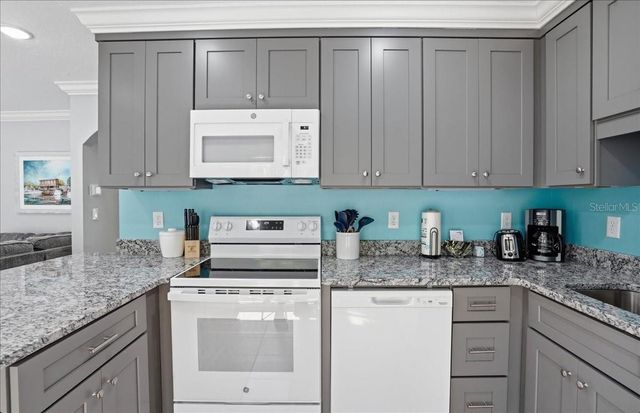 1325 GULF DRIVE N 125, Bradenton Beach, FL 34217