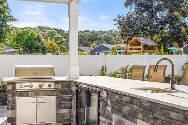 29 Poppy Drive, Cranston, RI 02920