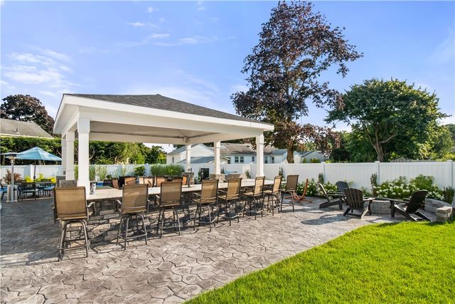 29 Poppy Drive, Cranston, RI 02920