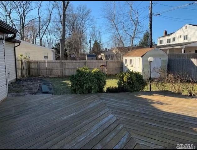 39 Comerford Street, Port Jefferson Station, NY 11776
