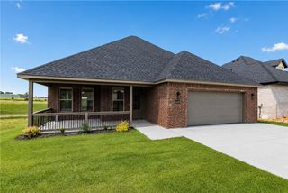 6608 SW Orange Avenue, Bentonville, AR 72713
