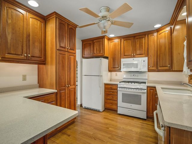 6211 Columbine Boulevard, Rockford, IL 61108