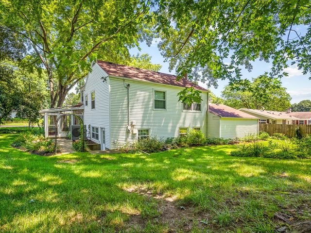 6211 Columbine Boulevard, Rockford, IL 61108