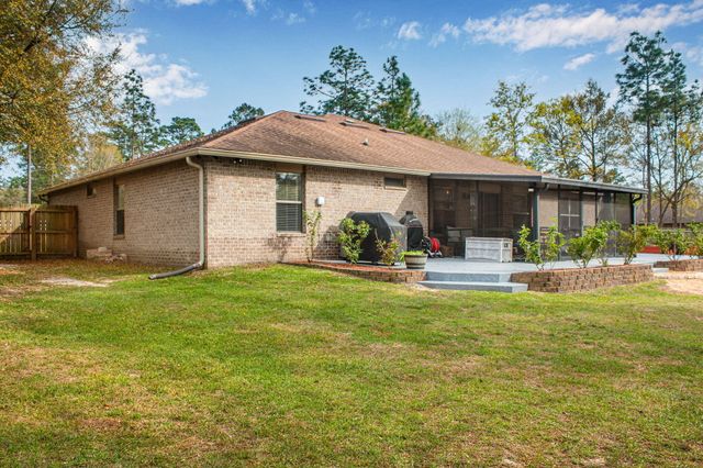 6494 Welannee Boulevard, Laurel Hill, FL 32567