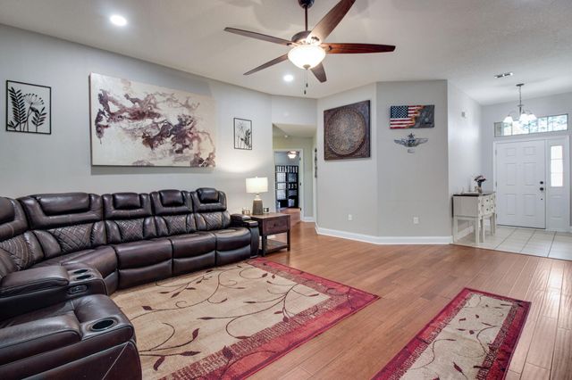 6494 Welannee Boulevard, Laurel Hill, FL 32567