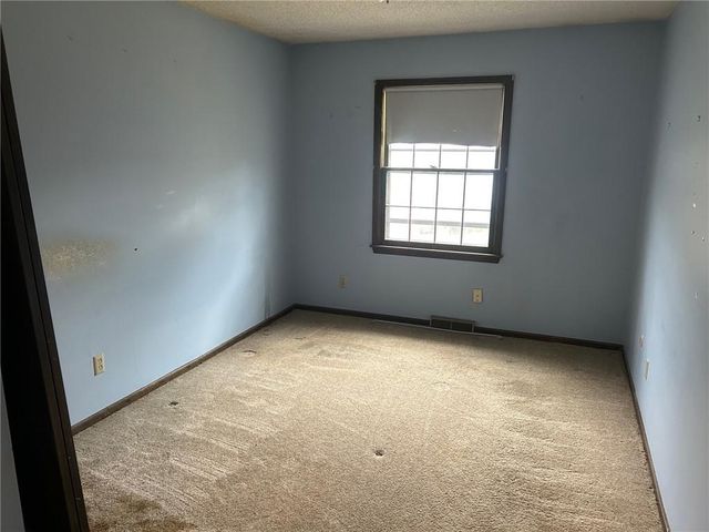 16608 W 145th Terrace, Olathe, KS 66062