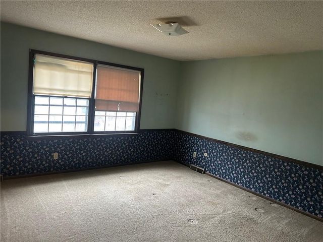 16608 W 145th Terrace, Olathe, KS 66062