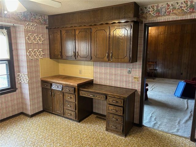 16608 W 145th Terrace, Olathe, KS 66062