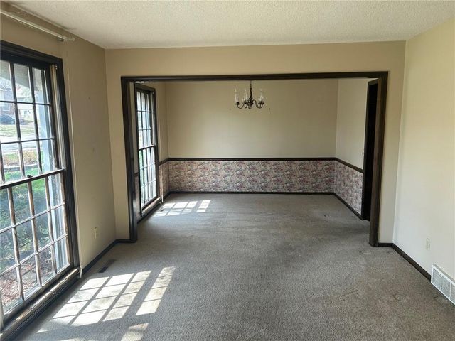 16608 W 145th Terrace, Olathe, KS 66062