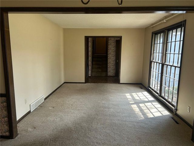 16608 W 145th Terrace, Olathe, KS 66062