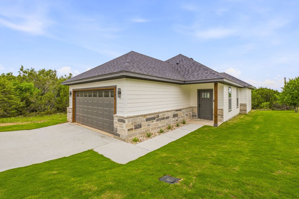 5708 Vanessa Court, Granbury, TX 76048