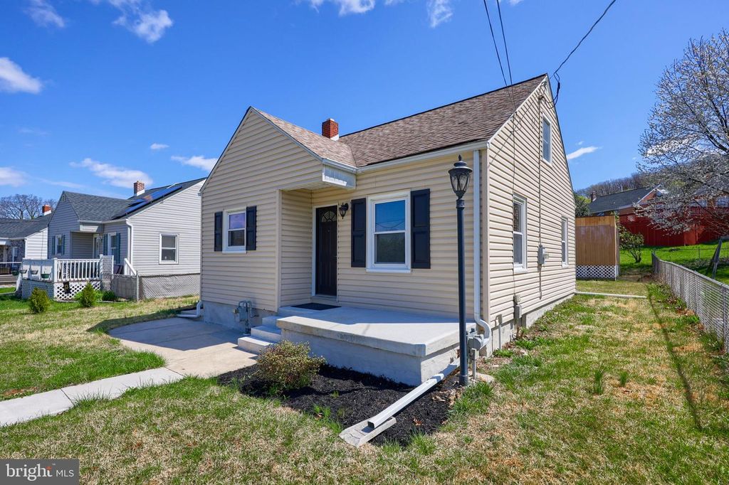 2581 MAYFIELD ST, York, PA 17406
