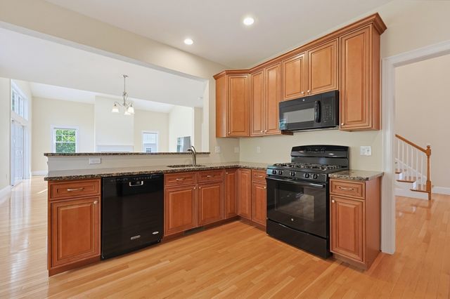 106 Walden Way 106, Milford, MA 01757