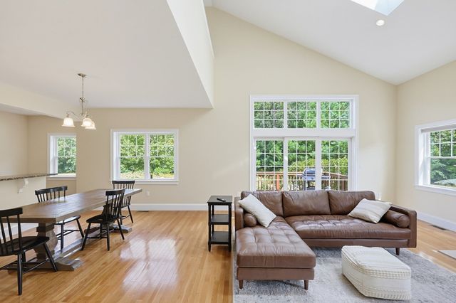 106 Walden Way 106, Milford, MA 01757
