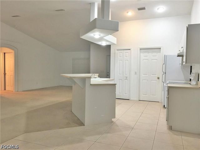 2221 SW 8th PL, Cape Coral, FL 33991