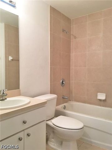2221 SW 8th PL, Cape Coral, FL 33991