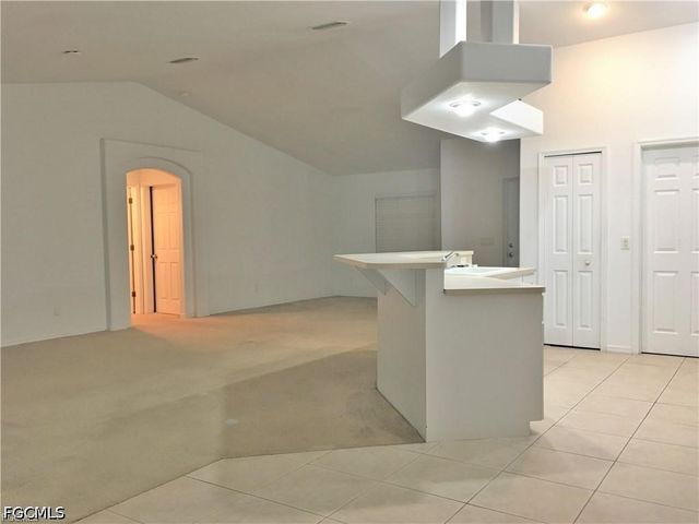 2221 SW 8th PL, Cape Coral, FL 33991