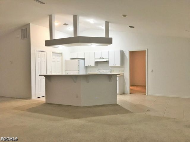 2221 SW 8th PL, Cape Coral, FL 33991