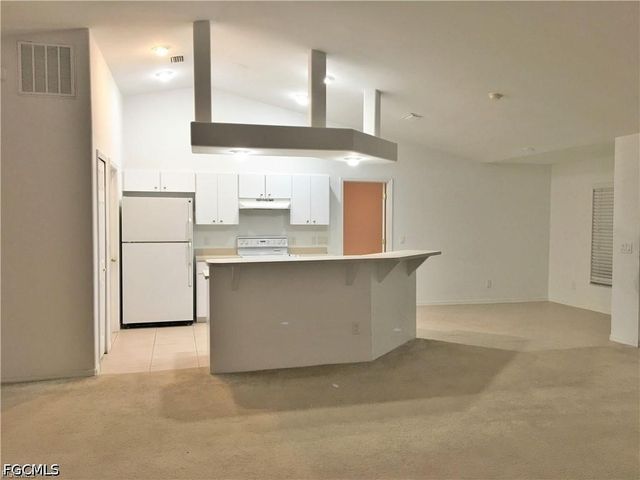 2221 SW 8th PL, Cape Coral, FL 33991